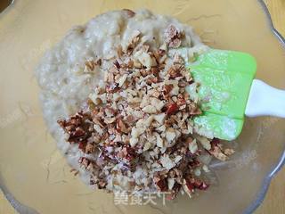 香蕉红枣核桃玛芬的做法步骤:9
