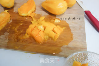芒果冰淇淋 免搅打懒人配方的做法步骤:2