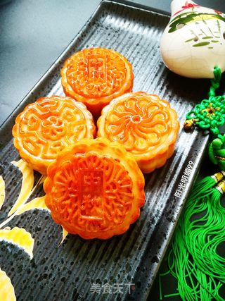 广式莲蓉蛋黄月饼的做法步骤:20