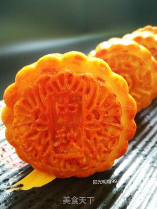 广式莲蓉蛋黄月饼的做法步骤:23