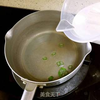 宝宝辅食分享:白萝卜丝虾皮汤的做法步骤:3