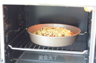 咖喱鸡丁披萨的做法步骤:12
