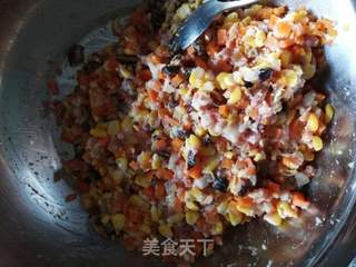 胡萝卜玉米香菇肉馅饺子的做法步骤：4