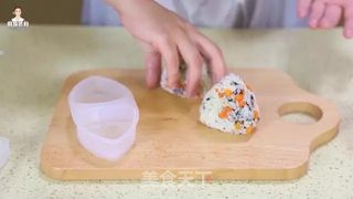 海苔寿司的做法步骤:17
