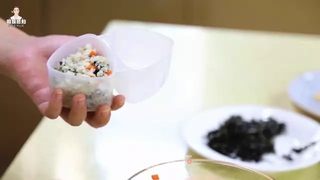 海苔寿司的做法步骤:15