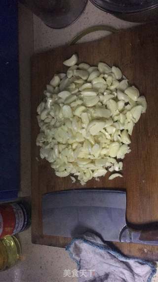 蒜泥龙虾的做法步骤:2