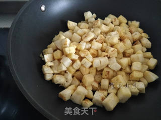 炒馒头丁的做法步骤:8