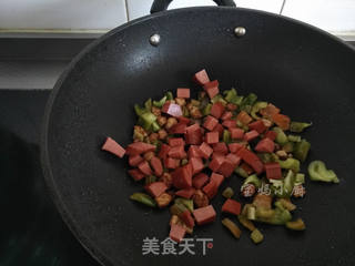 炒馒头丁的做法步骤:10