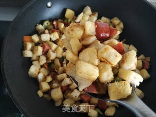 炒馒头丁的做法步骤:12
