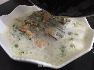 金蒜咸蛋黄油泼茄子的做法步骤：10