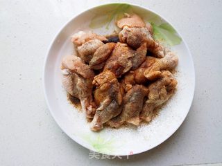 蜜汁黑椒烤翅根的做法步骤:4