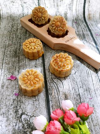 蛋黄月饼的做法步骤:2
