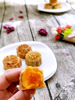 蛋黄月饼的做法步骤:13