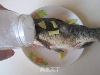 鲫鱼豆腐汤的做法步骤:2
