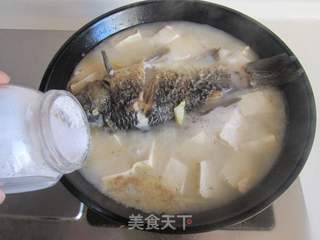 鲫鱼豆腐汤的做法步骤:8