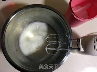 黑芝麻酱戚风蛋糕的做法步骤:5