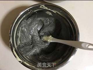 黑芝麻酱戚风蛋糕的做法步骤:10