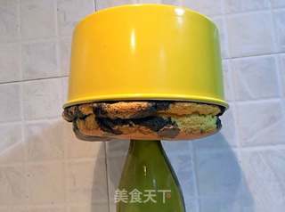 黑芝麻酱戚风蛋糕的做法步骤:14