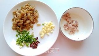 毛豆肉米炒萝卜干的做法步骤:4