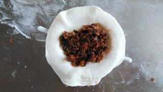 梅干菜鲜肉盒子的做法步骤:11
