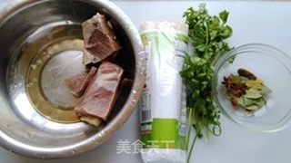 红烧牛肉面的做法步骤：1