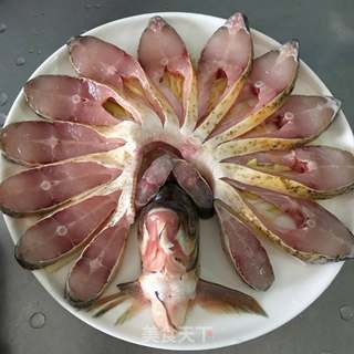 孔雀开屏清蒸鱼的做法步骤:5