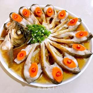 孔雀开屏清蒸鱼的做法步骤:9