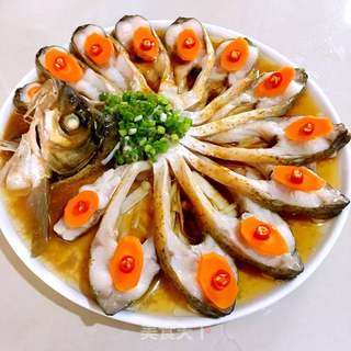 孔雀开屏清蒸鱼的做法步骤:8