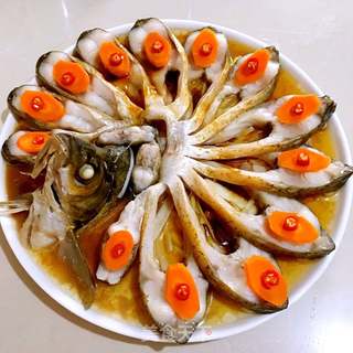 孔雀开屏清蒸鱼的做法步骤:7