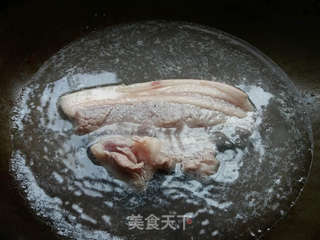 青椒回锅肉的做法步骤:3