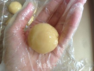 广式榴莲绿豆月的做法步骤:20