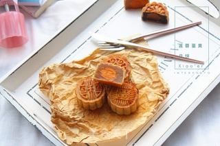 莲蓉蛋黄月饼的做法步骤:22