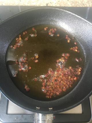 麻酱肥牛金针菇的做法步骤:2