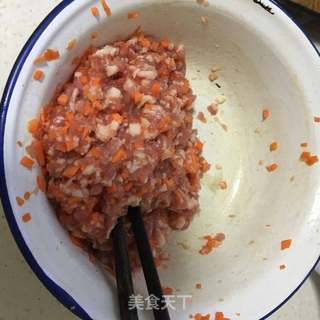 胡萝卜猪肉蒸饺的做法步骤:4