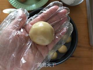 赏味中秋、乐享团圆～【金沙肉松香肠月饼】的做法步骤：16