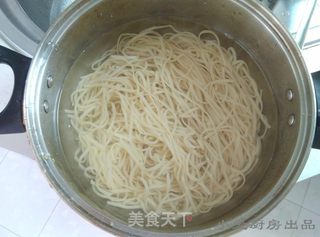 麻辣鸡丝凉面的做法步骤:13
