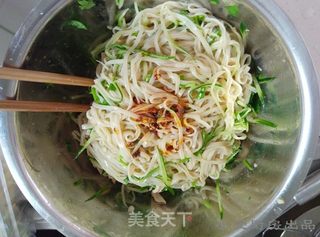 麻辣鸡丝凉面的做法步骤:16