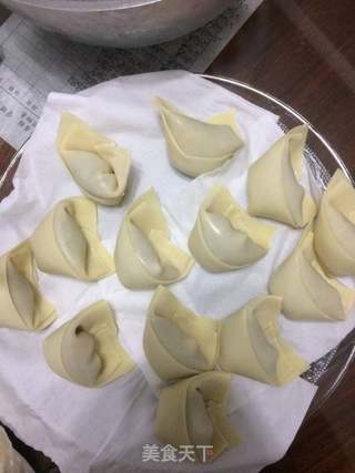 芹菜虾仁猪肉馄饨的做法步骤:5