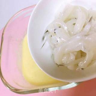 宝宝辅食:银鱼鸡蛋饼的做法步骤:3