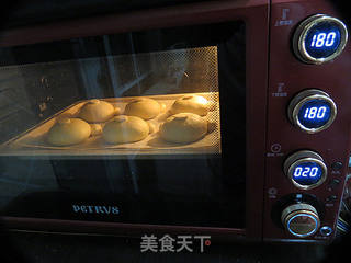 萌货。小熊豆沙面包的做法步骤:16