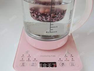 红枣花生黑米粥的做法步骤:9