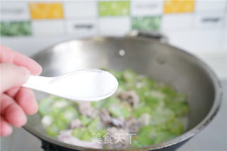 排骨丝瓜汤的做法步骤:7
