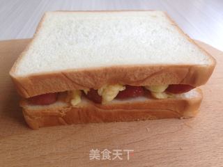 香肠鸡蛋三明治的做法步骤:8