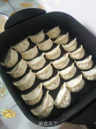 茴香牛肉煎饺的做法步骤:3