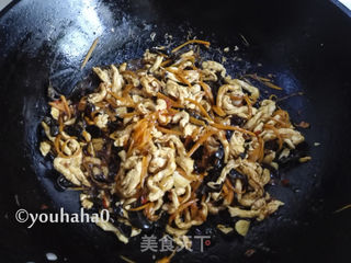 鱼香鸡丝的做法步骤:9