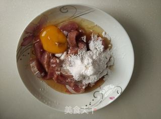 焦熘肉段的做法步骤:3