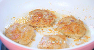 土豆嫩肉饼的做法步骤:11