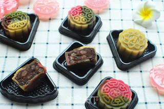 红豆桃山月饼的做法步骤:8
