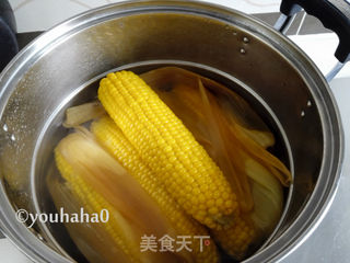 清甜煮玉米的做法步骤：4