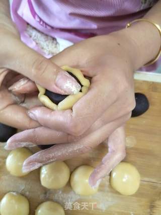 豆沙馅月饼的做法步骤:8